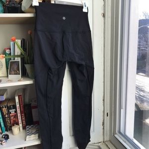 Lululemon size 4 yoga pants